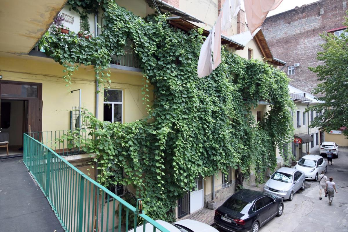 Buk Apartments On Doroshenka 25 Lviv Extérieur photo