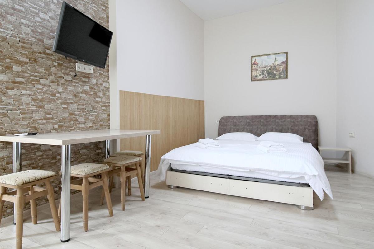 Buk Apartments On Doroshenka 25 Lviv Extérieur photo