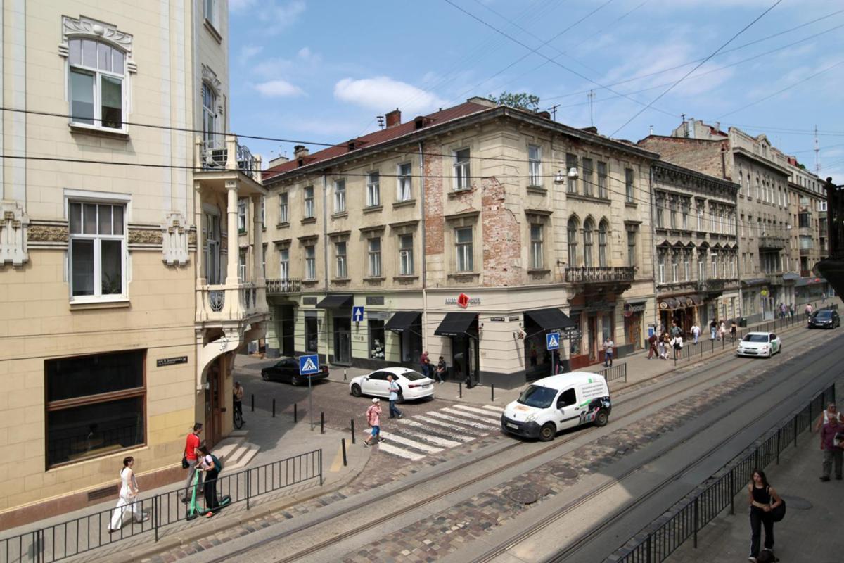 Buk Apartments On Doroshenka 25 Lviv Extérieur photo