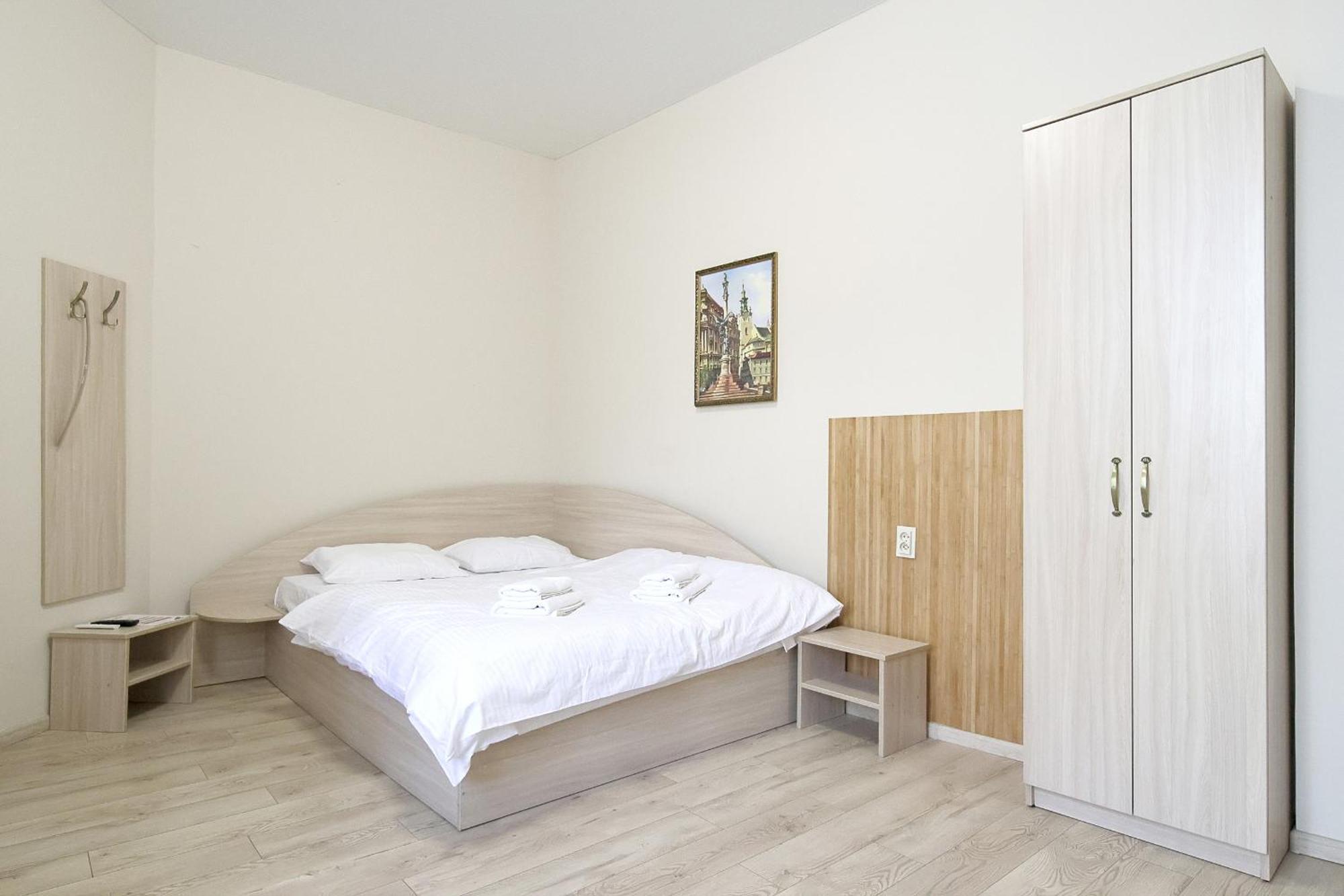 Buk Apartments On Doroshenka 25 Lviv Extérieur photo